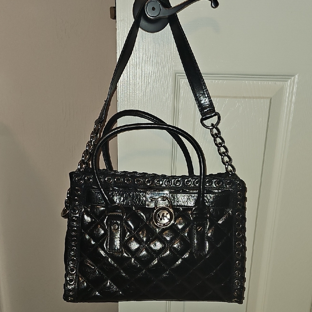 MICHAEL KORS HAMILTON HIPPIE Grommet Quilted Leather EW Satchel 30H4SHGS3L BLACK